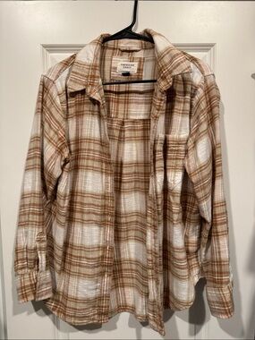 American Eagle Outfitters Tan Plaid Flannel Shirt - women’s